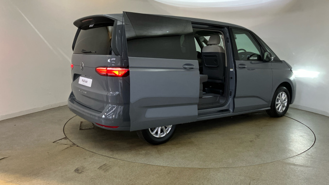 Volkswagen Multivan 2.0 TDI Life 5dr DSG Diesel Estate - Image 45